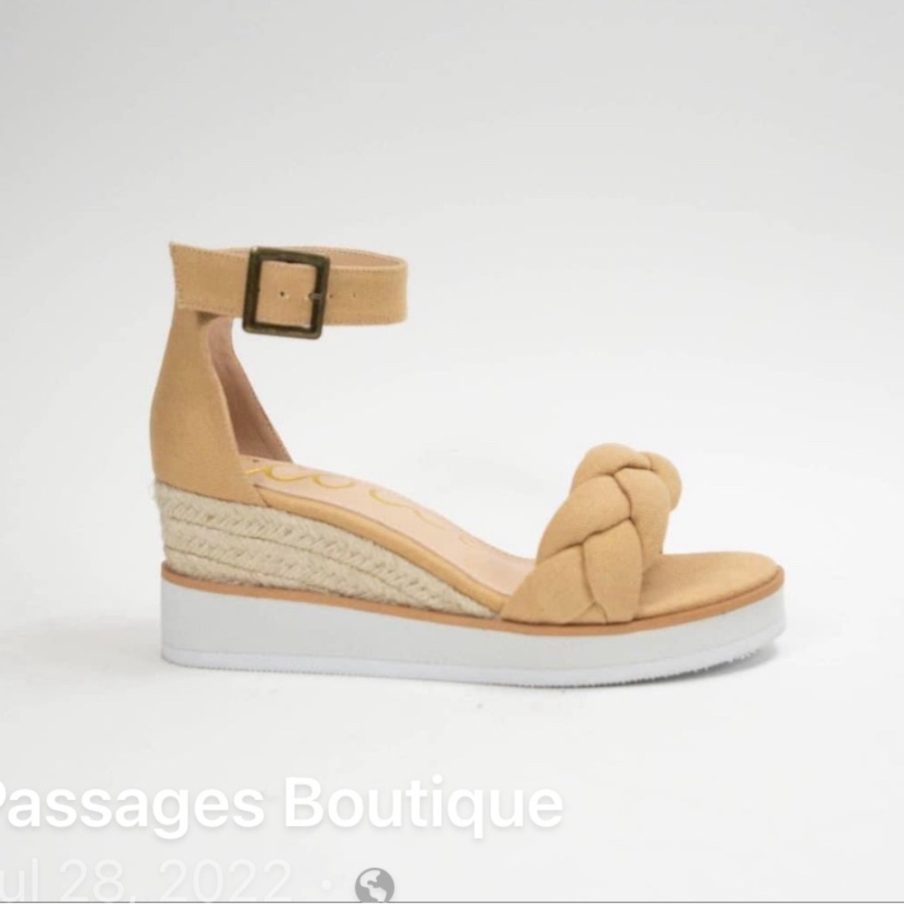 open toe‎ sandals